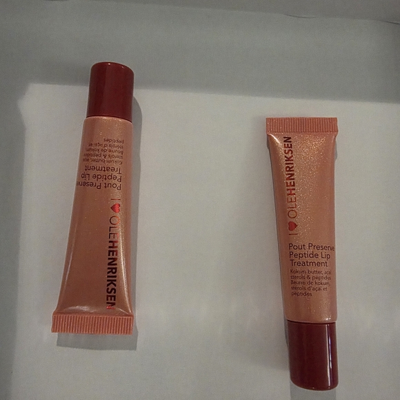2 Ole Henriksen Pout Preserve Glimmer Peptide Lip Treatment - Strawberry Sorbet - Picture 1 of 3
